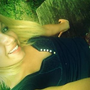 Profile Picture of Christina Hahn (@cristeenuh) on Myspace