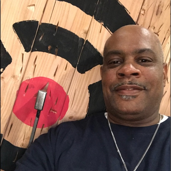 Profile Picture of Michael Aubrey (@maubrey24) on Poshmark