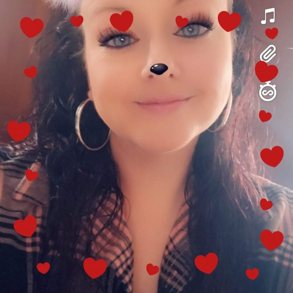 Profile Picture of Trish Forcier (@forciertrish) on Poshmark
