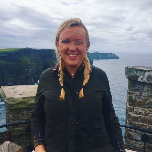 Profile Picture of Katie Grobe (@kmgrobe) on Poshmark