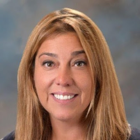 Profile Picture of Deana Camisa (@deanacamisa) on Poshmark