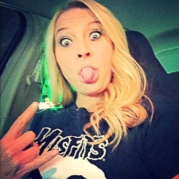 Profile Picture of Janice Bailey (@balamobailey) on Poshmark