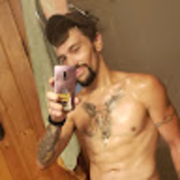 Profile Picture of Tyler Seiwert (@tseiwert48) on Poshmark