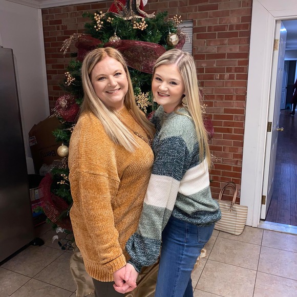 Profile Picture of Katelyn Humphreys (@katiee77) on Poshmark