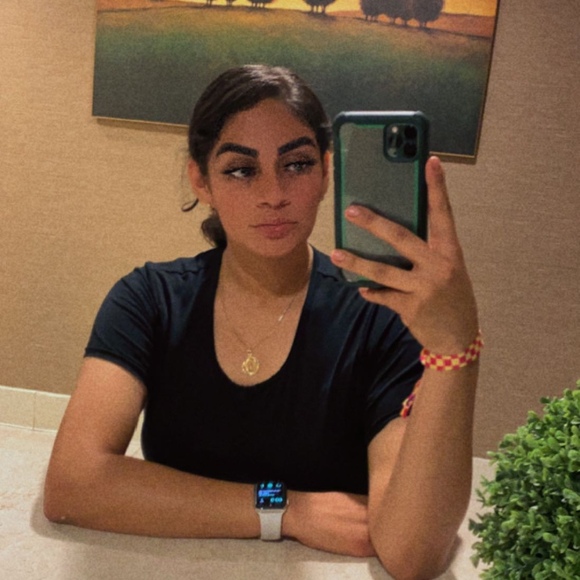 Profile Picture of Jasmine Isidro (@jisidro12) on Poshmark