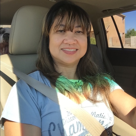 Profile Picture of Helen Basconcillo (@helenvb1965) on Poshmark