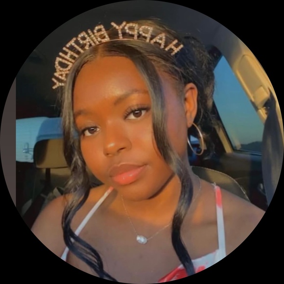 Profile Picture of Kendra Scott (@kendras101) on Poshmark