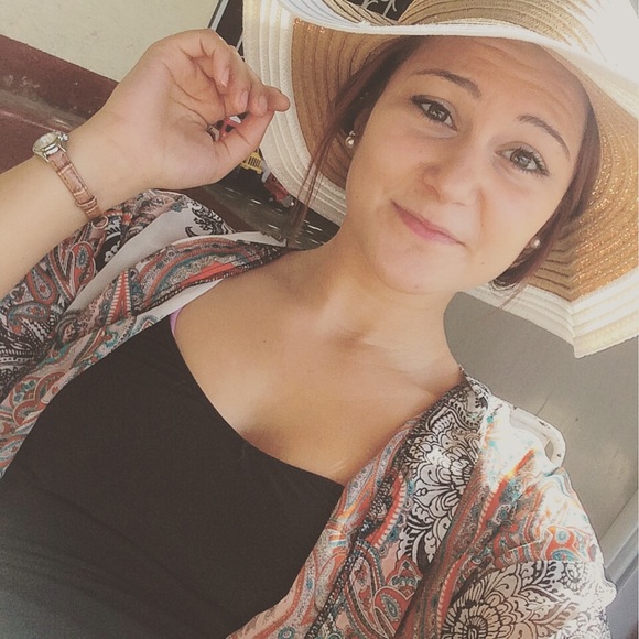 Profile Picture of Maggie Peterson (@maggiepeterson) on Poshmark