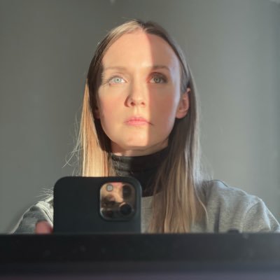 Profile Picture of Vicky Roberts (@Vicky_Roberts_) on Twitter