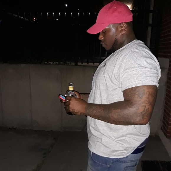 Profile Picture of Mario Clark (@riodto) on Poshmark