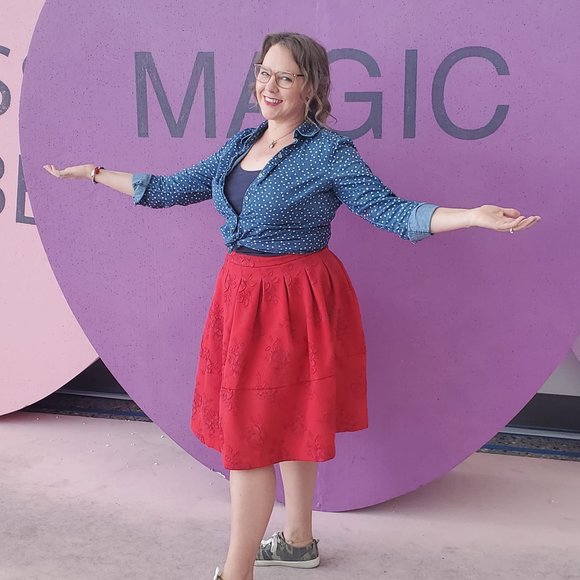 Profile Picture of Erica Horiuchi (@ericahoriuchi) on Poshmark