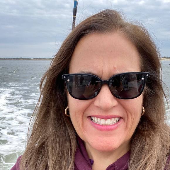 Profile Picture of Maria Stateman (@statemankm) on Poshmark