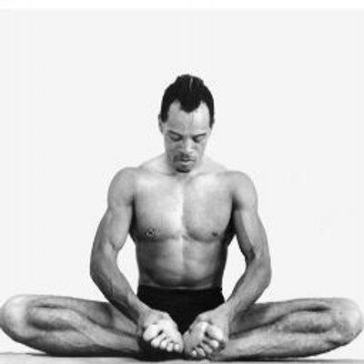 Profile Picture of Chris Hoskins (@Studioyoga6) on Twitter