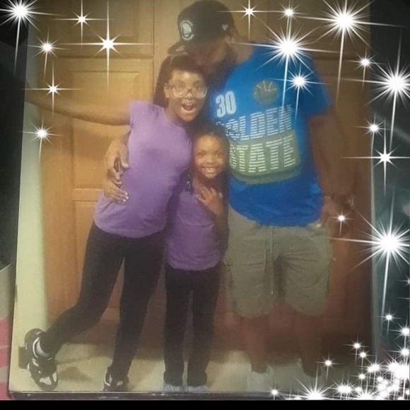 Profile Picture of Timothy Hale (@t220) on Poshmark