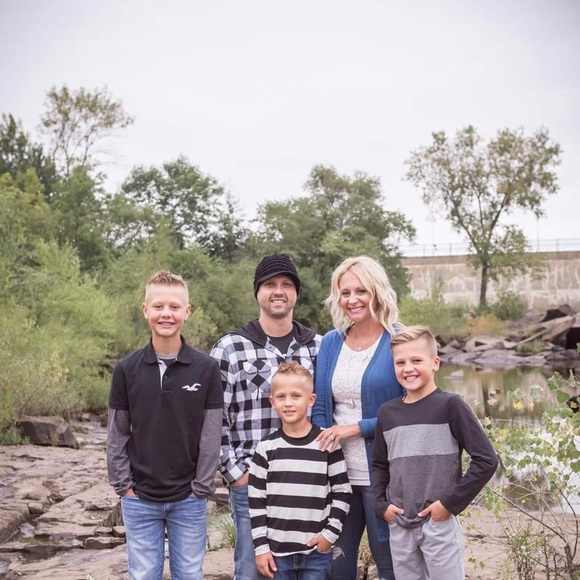 Profile Picture of Deegan Armagost (@deegan212) on Poshmark