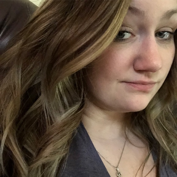 Profile Picture of Breah Schmitt (@breahschmitt) on Poshmark
