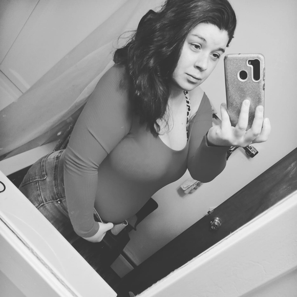 Arlene Rudgers - Poshmark Profile Picture of Arlene Rudgers (@arudgers1996) on Poshmark