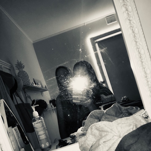 Profile Picture of Isabella Morgan (@isabellamorg695) on Poshmark