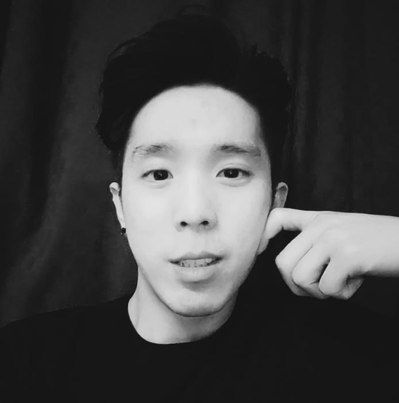 Profile Picture of Chiang Huang (@chiangh731) on Poshmark