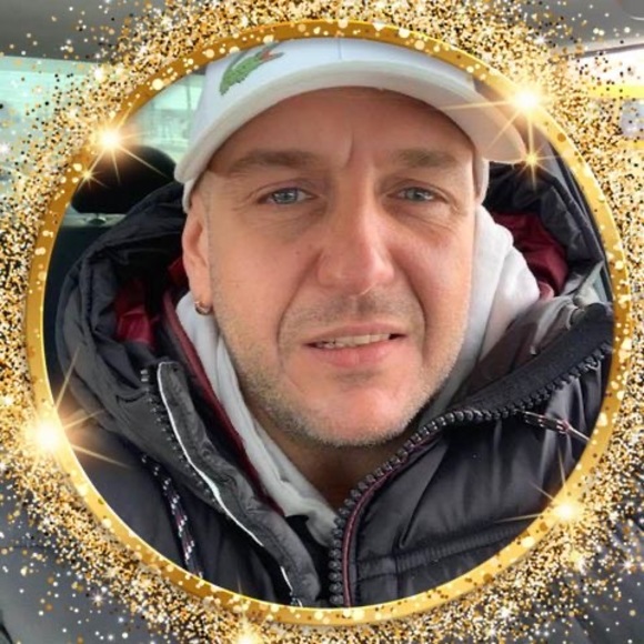 Profile Picture of Simon Langevin (@simonlangevin) on Poshmark