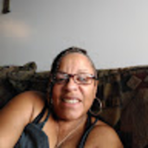 Profile Picture of Denene Phillips (@denenephillips) on Poshmark