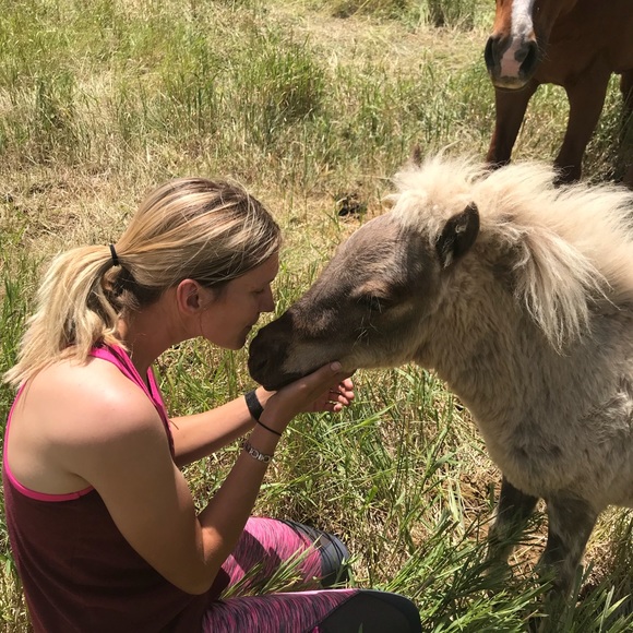 Profile Picture of Lacie Hansen (@laciehansen) on Poshmark