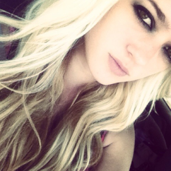 Desiree Damante - Poshmark Profile Picture of Desiree Damante (@desiray017) on Poshmark