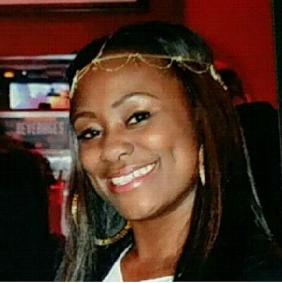 Profile Picture of Andrea Denson (@andreadenson) on Poshmark