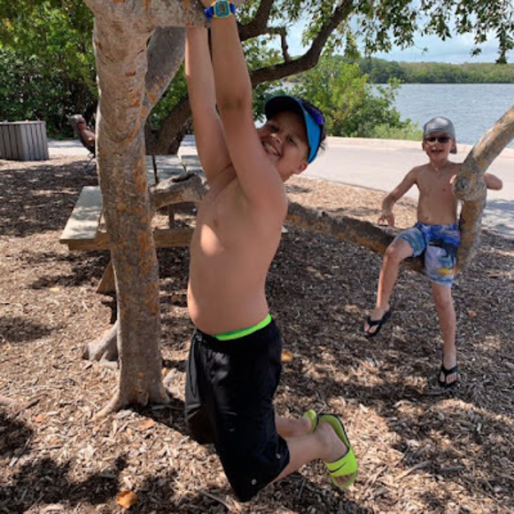 Profile Picture of Alexander Moreno (@alexice305) on Poshmark