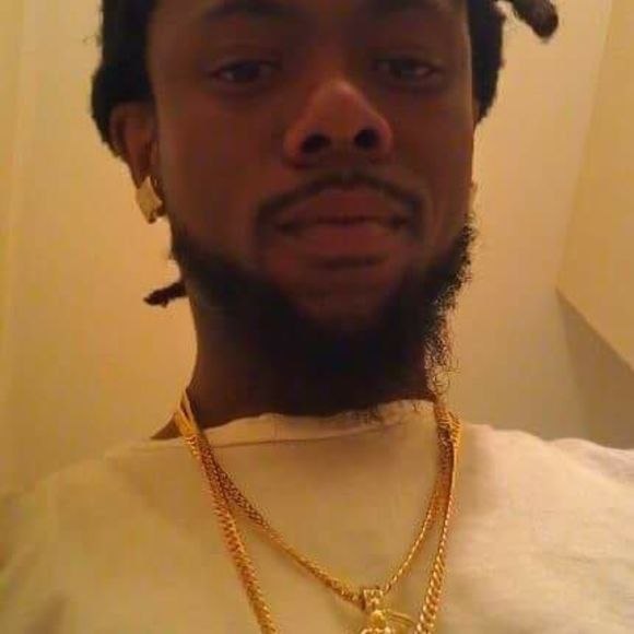 Profile Picture of Aaron White (@aaronwhite658) on Poshmark