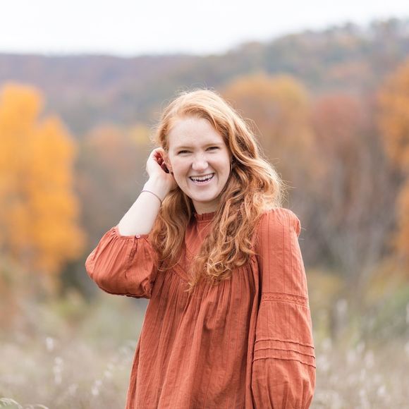 Profile Picture of Jess Hook (@jch5603) on Poshmark