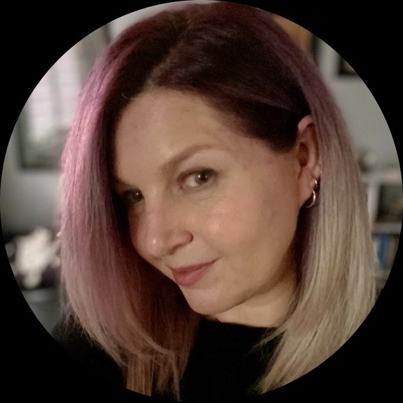 Profile Picture of Tami Scott (@axisandeyelines) on Poshmark