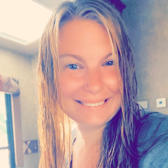 Profile Picture of Cassandra Roxbury (@cassy729) on Poshmark