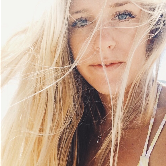Profile Picture of Erika Jagel (@erikastorm) on Poshmark