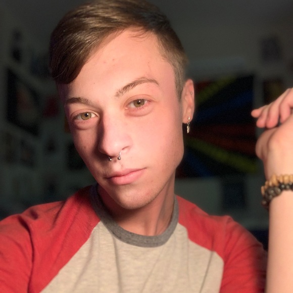 Profile Picture of Tyler Gardoski (@gardoski99) on Poshmark