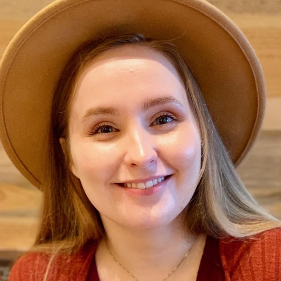 Profile Picture of Beka Gilbreath (@miss_beksa) on Poshmark