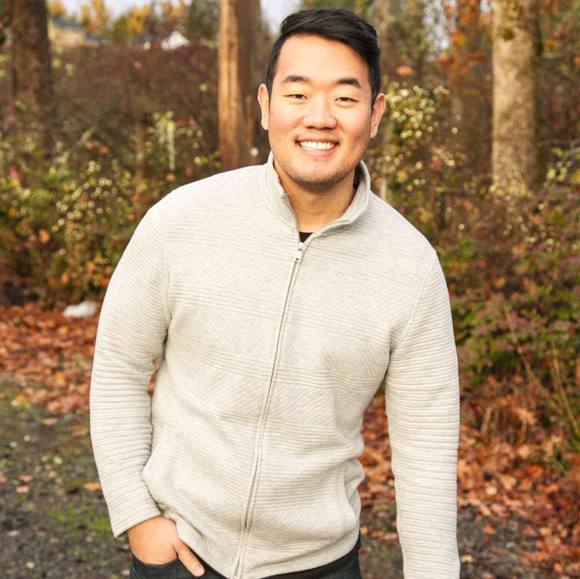 Profile Picture of Kevin Chang (@kevkevvvv) on Poshmark