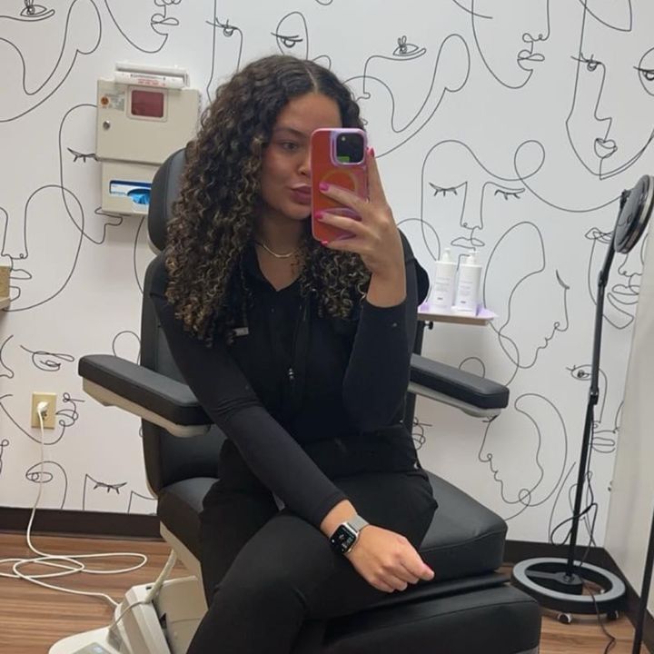 Profile Picture of Julia Kile (@juliakile) on Tiktok