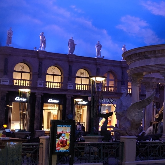 Profile Picture of Thanyalak Tomayko (@kunsri) on Poshmark