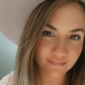 Profile Picture of Holli Danielle Soile (@hollidaniellesoileau) on Tiktok