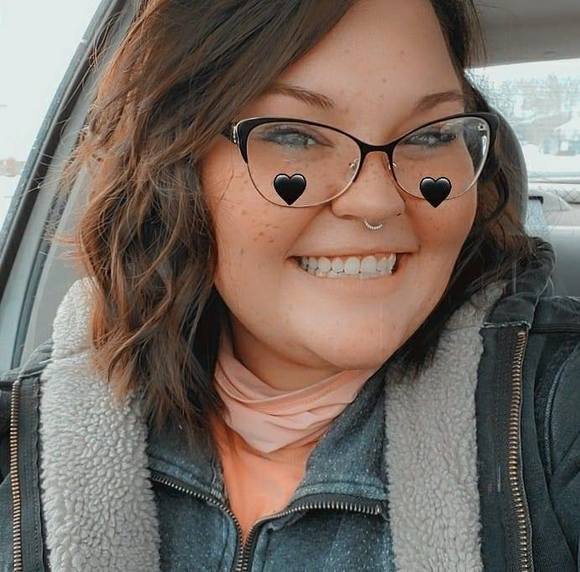 Profile Picture of Casey Holt (@caseylynn71714) on Poshmark
