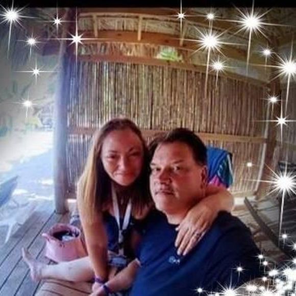 Lisa Kinley-simpson - Poshmark Profile Picture of Lisa Kinley-simpson (@lsimp2010) on Poshmark