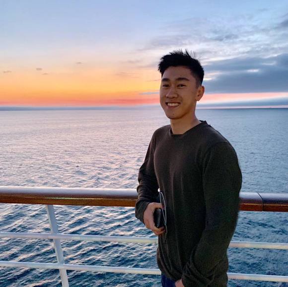 Profile Picture of Adam Nguyen (@atomnewin) on Poshmark