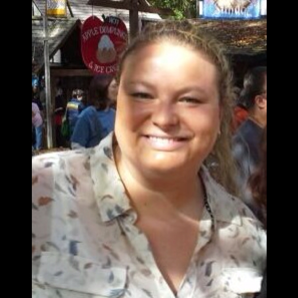 Profile Picture of Ashley Sardeson (@asardeson) on Poshmark