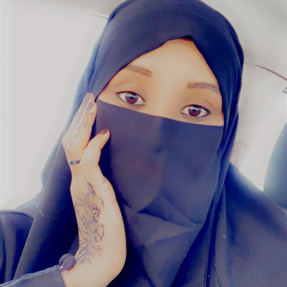 Profile Picture of Umulkhayr Calawash (@axlaamalawash1) on Poshmark