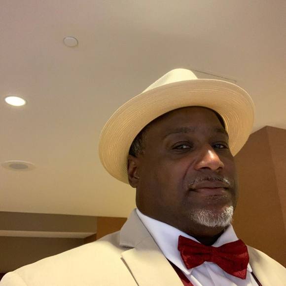 Profile Picture of Bolden Ted (@bolden_ted) on Poshmark