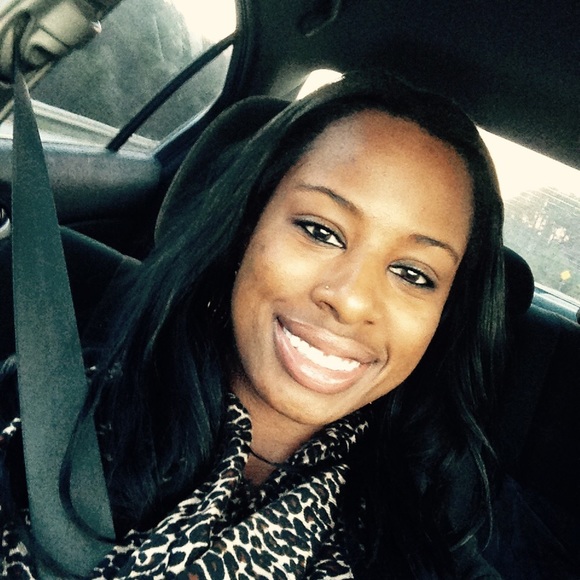 Profile Picture of Jasmine Lowe (@love2interpret) on Poshmark