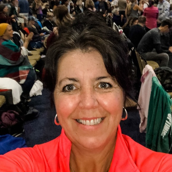 Profile Picture of Nathalie Frechette (@soulhealing101) on Poshmark