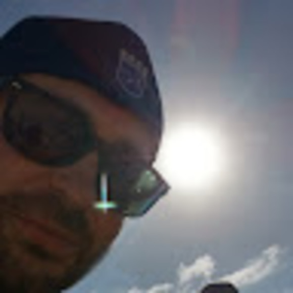 Profile Picture of Scott Klossen (@klossen88) on Poshmark