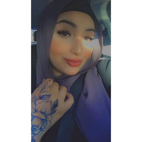 Amoun Zreika - Poshmark Profile Picture of Amoun Zreika (@amoun_zreika) on Poshmark